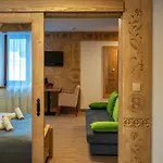 Eco Tatry Holiday& Отель Косцелиско