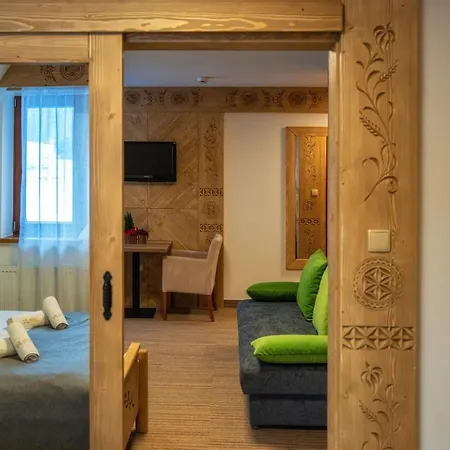 Eco Tatry Holiday& ホテル コシチェリスコ
