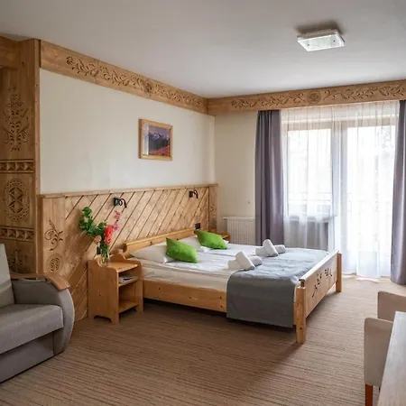 Eco Tatry Holiday& ホテル コシチェリスコ