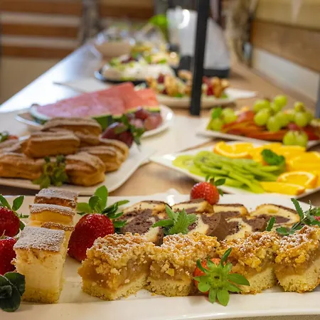 Eco Tatry Holiday& Hotel 3*